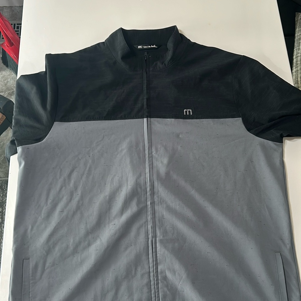 Travis Mathew lightweight golf/casual jacket.